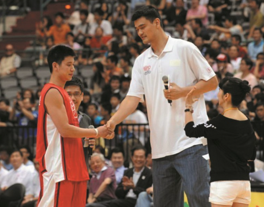 20多年前,姚明以状元身份成功登陆nba,这一事件让整个亚洲的篮球迷为