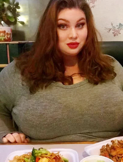 420斤大胃王走红,疯狂进食取悦粉丝,靠卖私照年入百万_阿曼达_收入