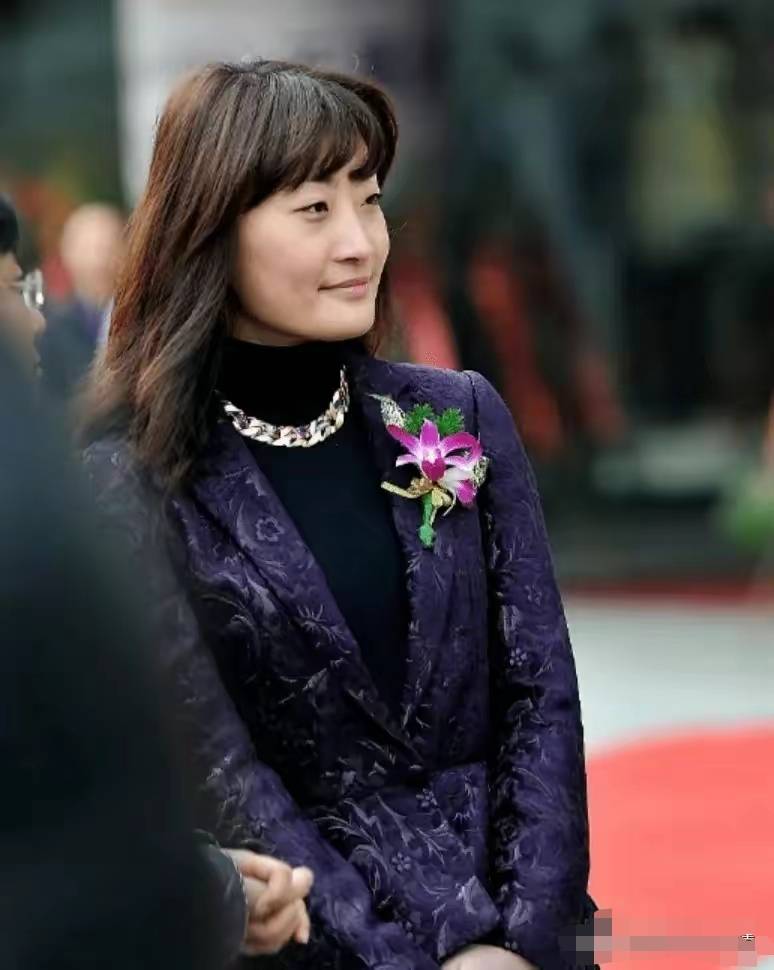 宗庆后去世,女儿和帝国谁可托付