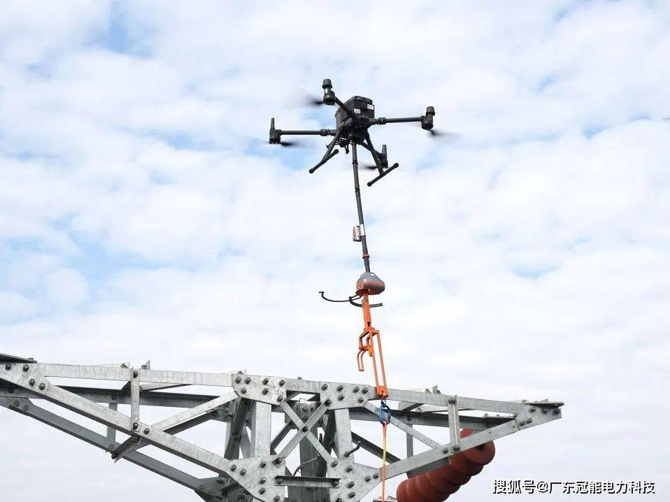带电接火机器人,架空线路封网作业机器人,验电接地机器人,无人机挂载
