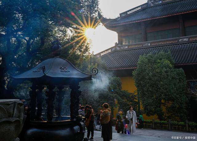 这个价格包括了往返机票,住宿,餐饮,门票,导游服务等等.