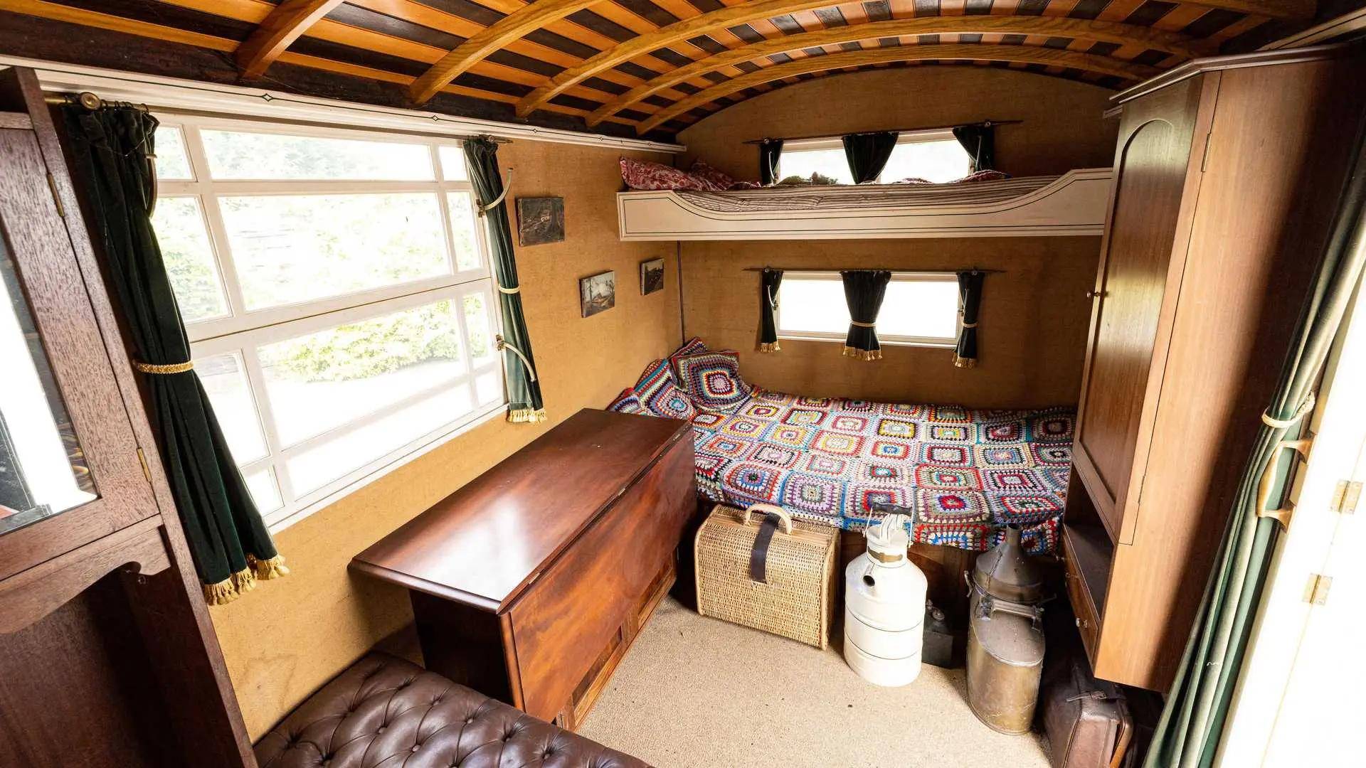 百年古董福特t型房车 实木车厢配真皮大沙发_搜狐汽车_搜狐网