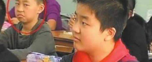 原创五道杠少年和不屑弟现状一个武汉大学没考上一个去了哈佛