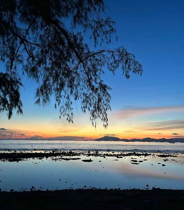 包,草编帽,头巾,墨镜,彩色发夹等2,身材好的朋友们可以大胆穿比基尼1