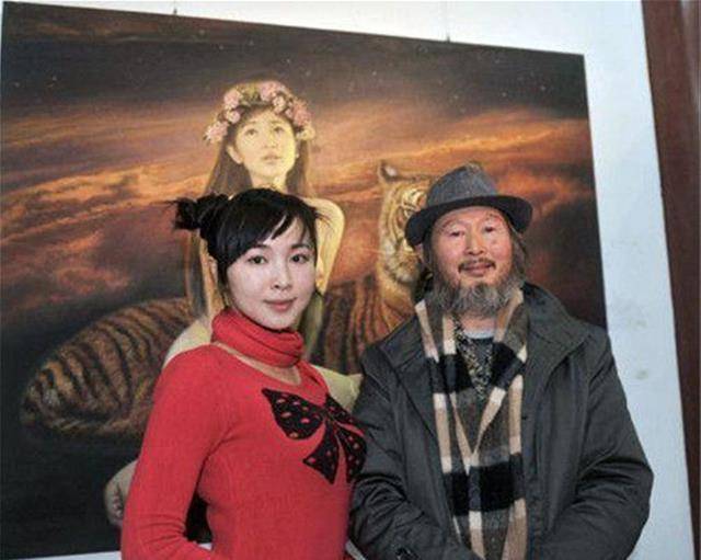 他为女儿画人体油画,声称7位数都不卖,网友骂可耻专家却很敬佩