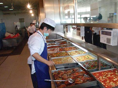 原创富士康的员工食堂火了比自助餐还丰盛听到价格后我羡慕了