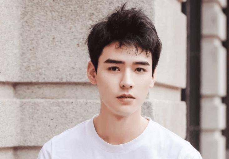 原创女友视角下的龚俊这眼神杀太有磁性这分明就是520一只小奶狗