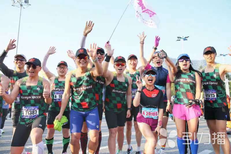 3万跑者跑进春天里金鸡湖马拉松再燃城市激情