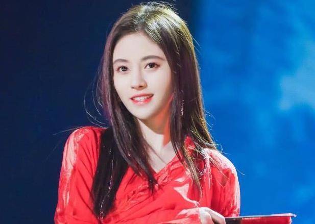 原创鞠婧祎演赵灵儿是什么样能超越神仙姐姐吗网友这装扮还真像