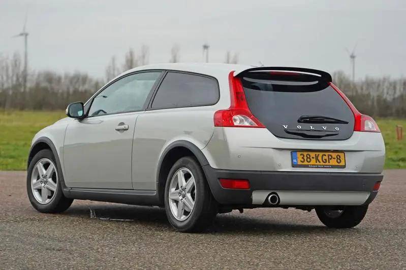 开了43年的老车,翻新后还能卖6万美金,沃尔沃1800es有什么魅力_搜狐