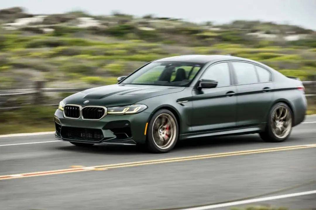 临近现在的这十年,宝马在2014年推出的1系m很好,现在仍旧被奉为绝佳的