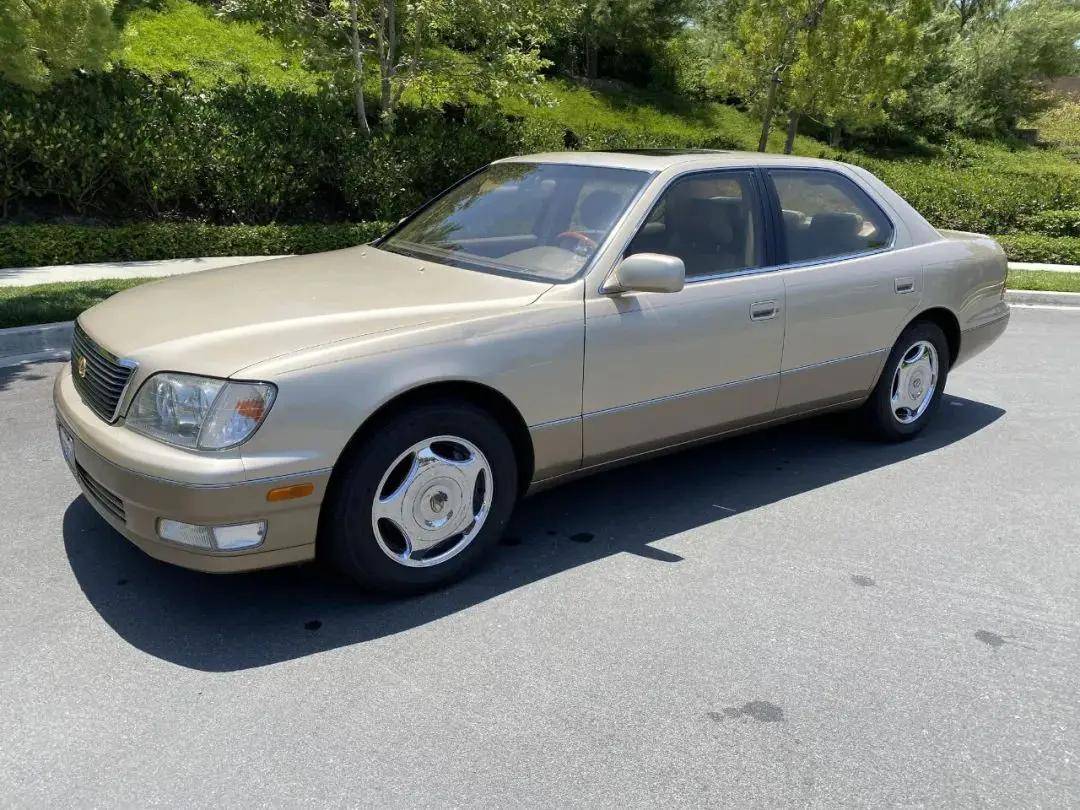 来瞧瞧这辆23岁的雷克萨斯ls400,状态就像刚刚离开展厅一样_搜狐汽车