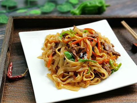 原创用它炒河粉鲜香味美营养丰富孩子超爱吃每次都光盘