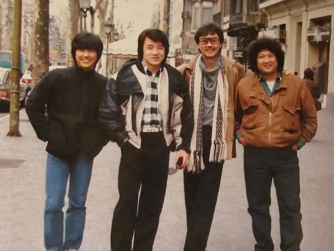 比如1977年洪金宝自编自导自演的《三德和尚与舂米六》一经上映就大获