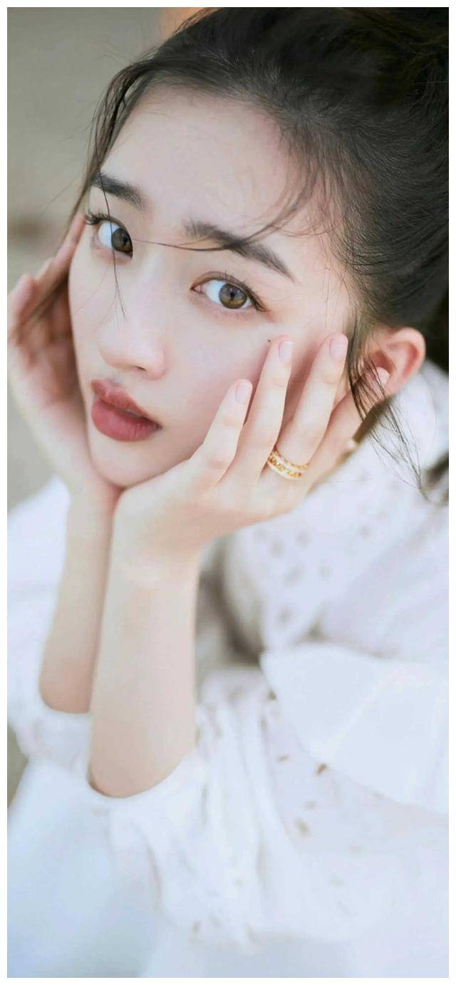 00后女星的魅力,30位美图大揭秘,娱乐圈新宠