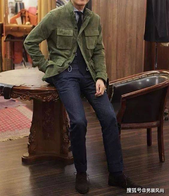 春季男士猎装夹克如何穿搭的既显时尚高级又不失男人的优雅品味