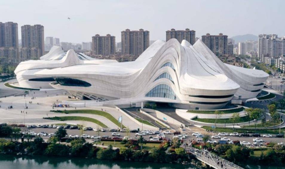 原创建筑狂魔扎哈参与设计北京大兴机场却没能看到建成的时候