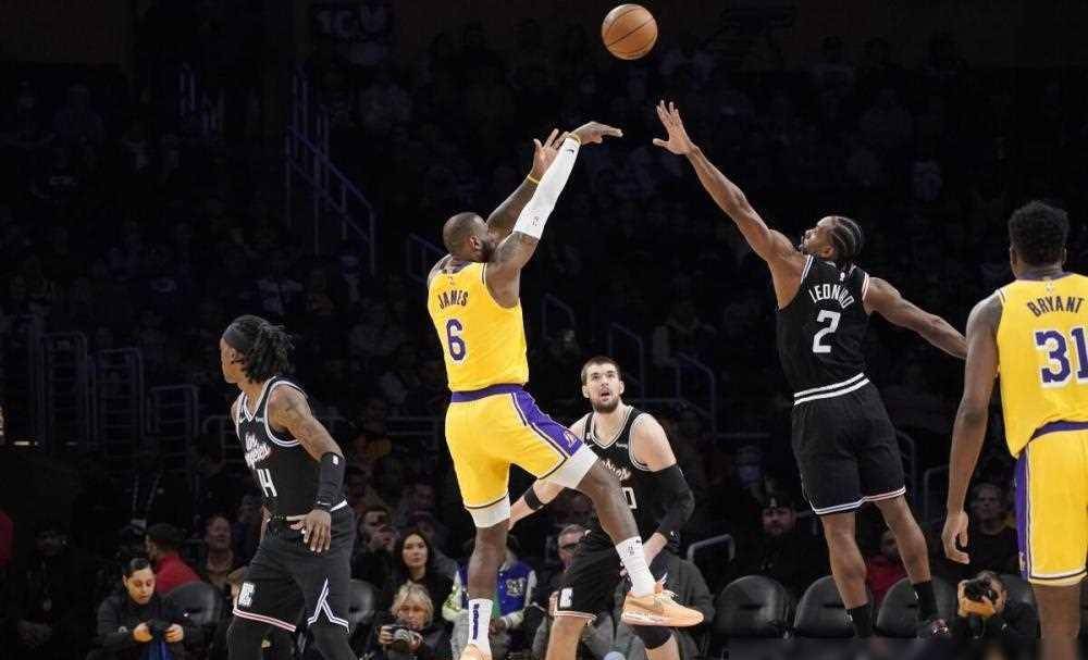 詹姆斯成为nba史上第一位总得分突破40000分的球员_篮球_成功_挑战