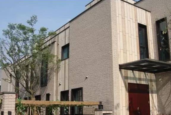 原创别墅外墙瓷砖美缝业主准备用美缝剂师傅嫌钱多它才是标配