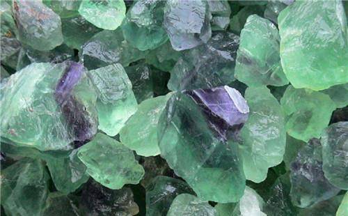 原创陕西大叔曾挖到一颗巨型夜明珠重6吨价值22亿如今卖掉了么