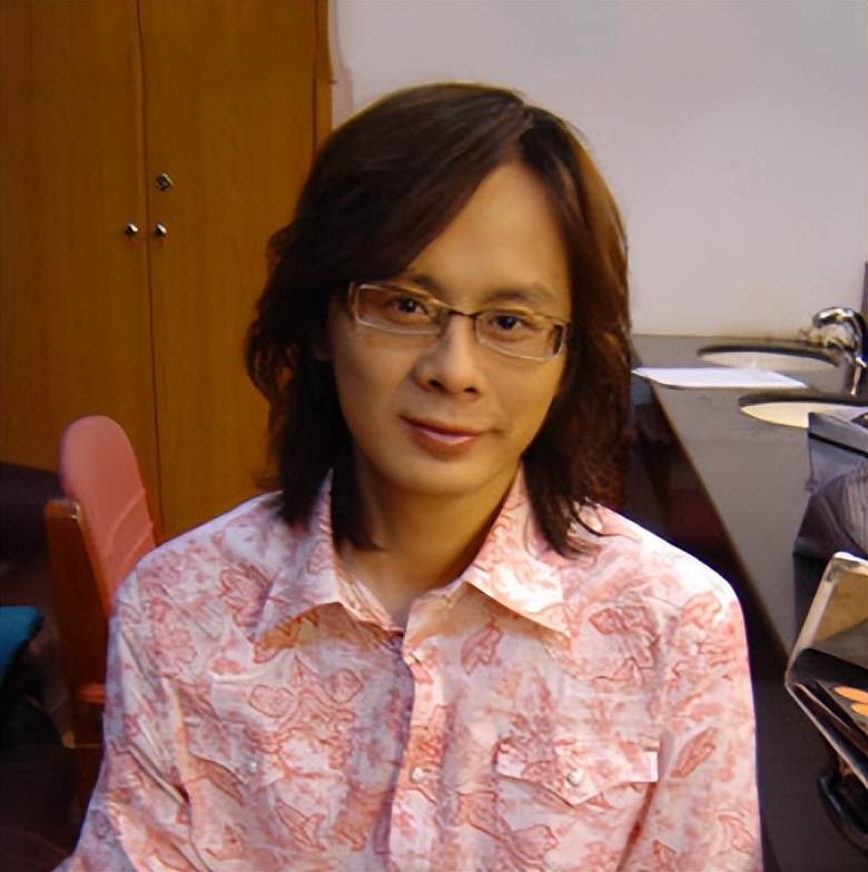 原创歌手唐磊发声力挺农夫山泉短短19个字却出现三个低级失误