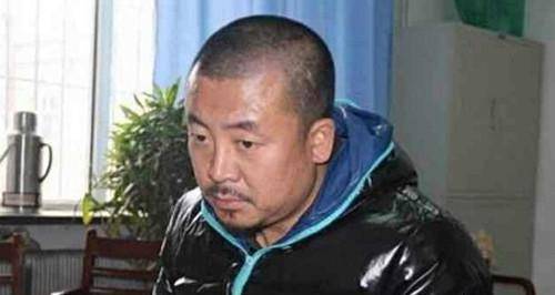 原创他畏罪逃了13年演了40多部戏凭借角色走红后被认出是逃犯