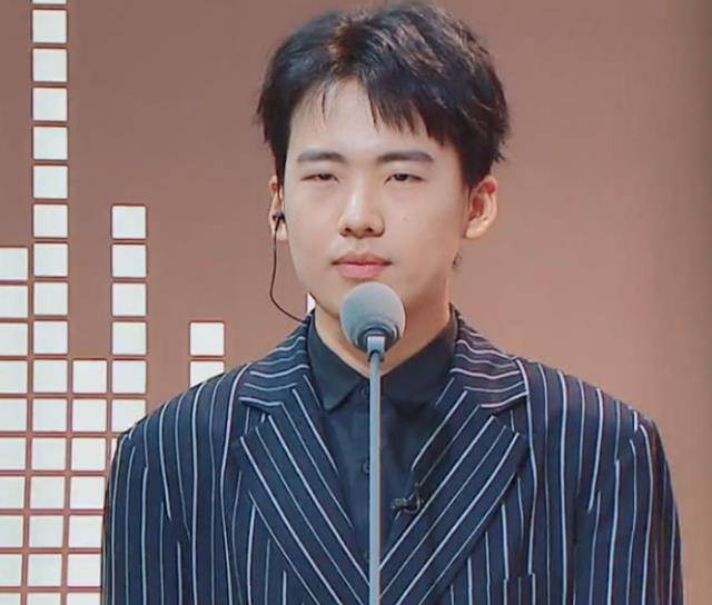 原创为什么郭麒麟不说相声了难不成德云社不行了郭德纲找好退路了