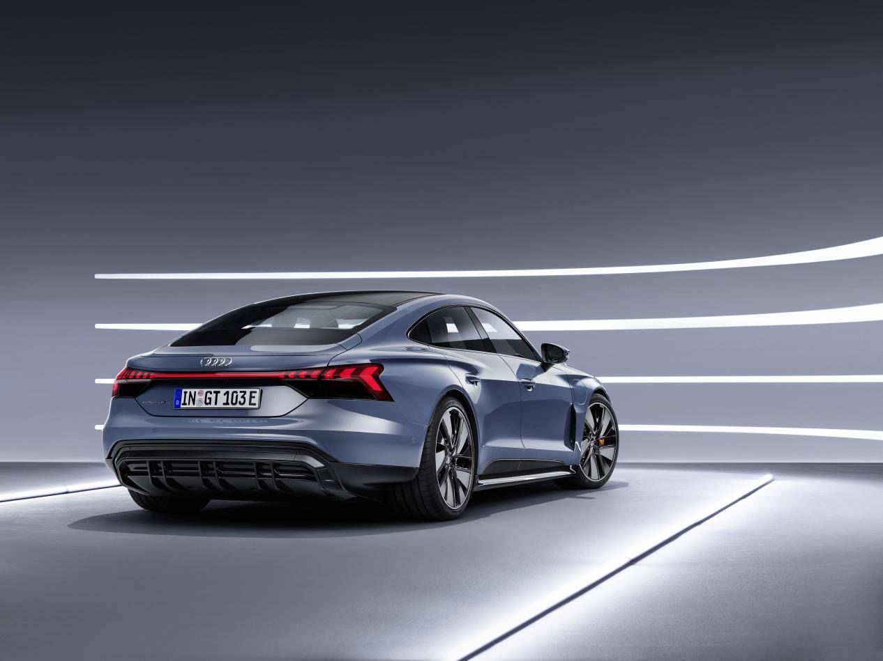 豪华,智能,安全的驾驶体验,奥迪e-tron 惊艳众人_搜狐汽车_搜狐网