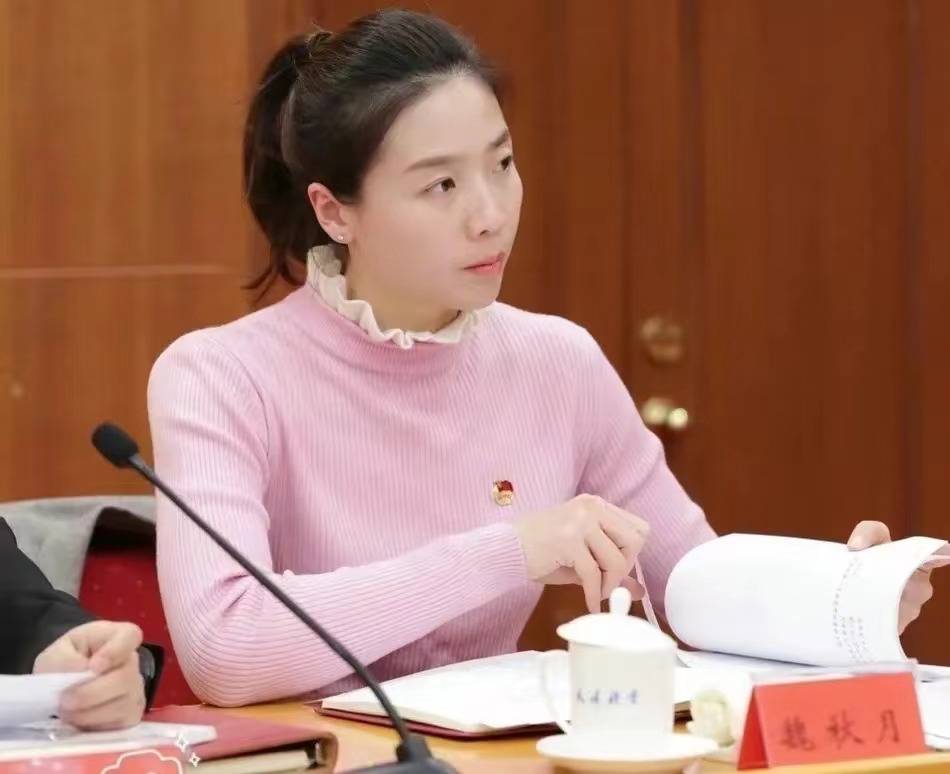 又一女排国手恋情曝光,牵手1米95男排二传 男友是排超冠军_袁灵犀