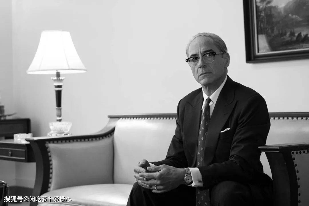 这届奥斯卡好精彩石头姐裙子绷烂了裸男颁奖