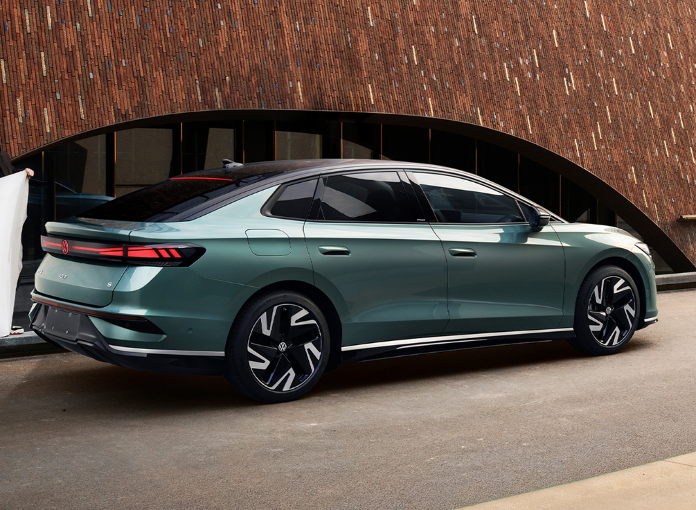 大众的全新"电动版帕萨特",5米多长,20英寸轮毂,预计8月上市_搜狐汽车