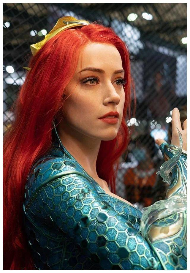 令人惊艳的艾梅柏·希尔德性感写真,看了让你热血沸腾啊!