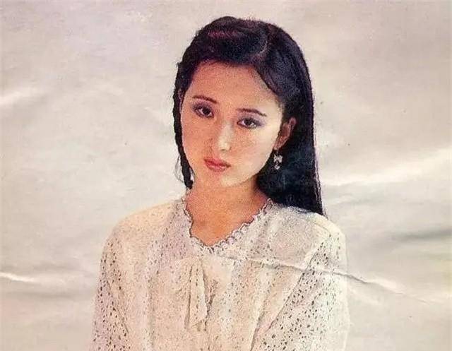 陈晓旭葬礼:死前对父亲说了五个字,邓婕悲伤欲绝_林黛玉_王扶林_红楼