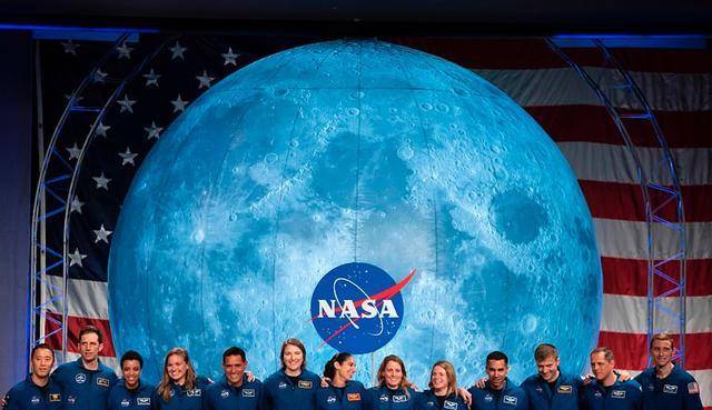 原创太阳内飞出神秘x形飞船nasa隐瞒什么科学家至今无法解释