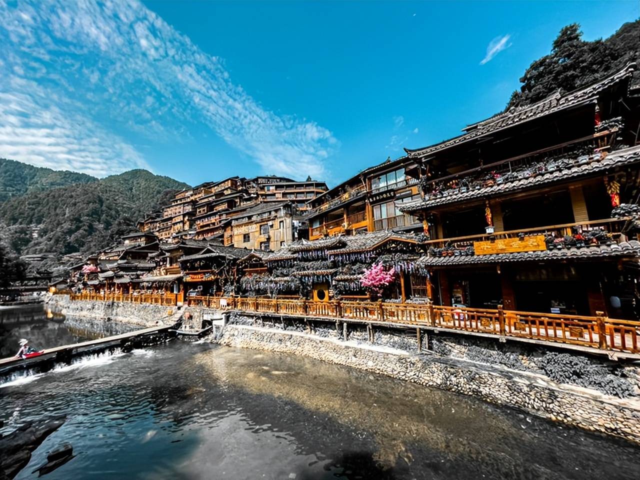 贵州西江旅游攻略六天体验一番苗族的夜晚风情