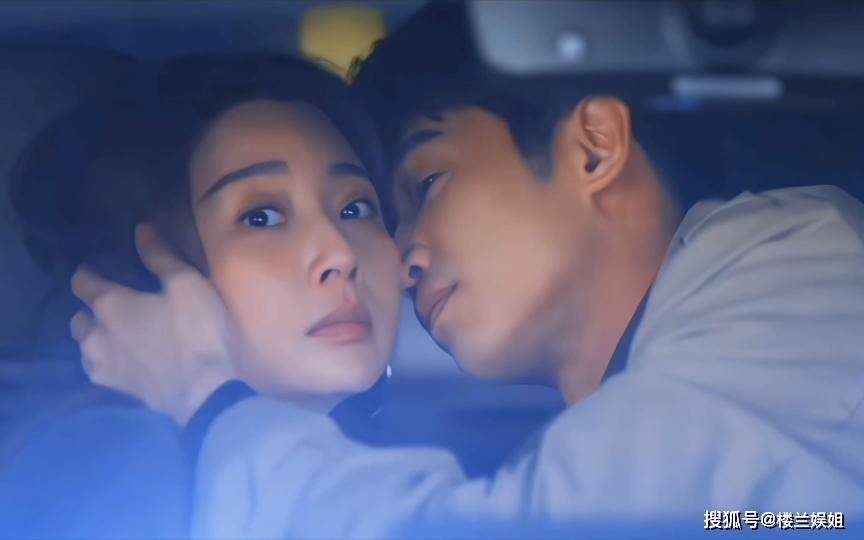 47岁陈数拍"姐弟恋",和高伟光上演人工呼吸,网友直呼辣眼睛_观众_女性