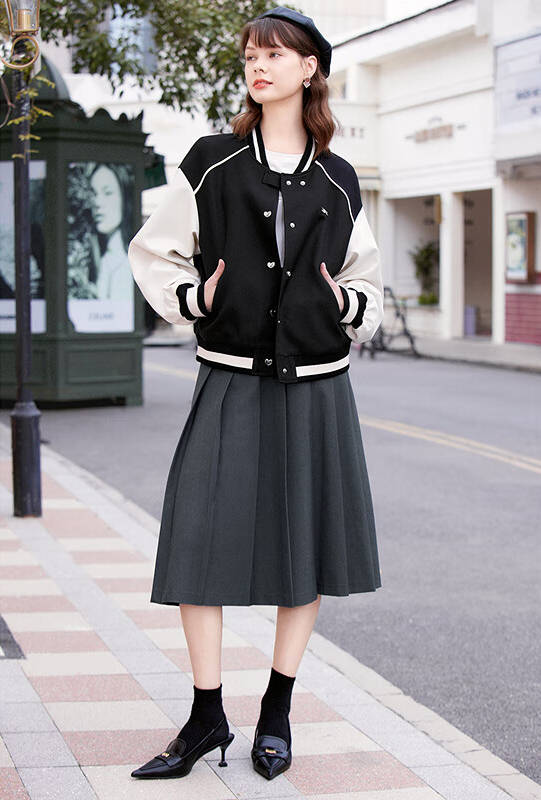 春天棒球服这样搭配,让你轻松成为时尚潮人!