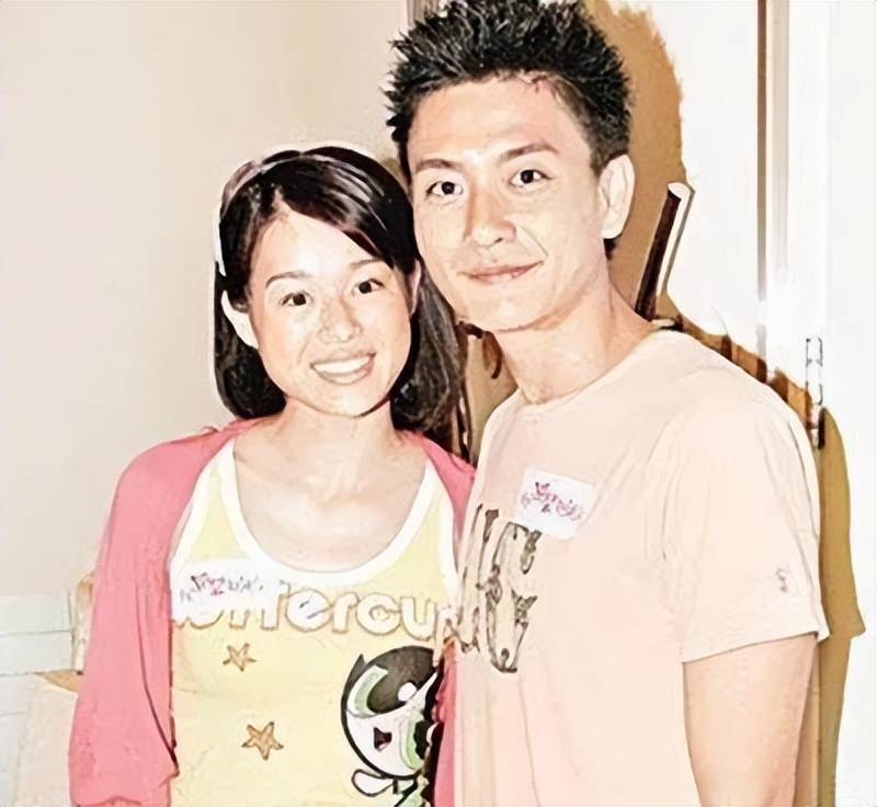 同居八年都不愿娶胡杏儿,失去了才后悔,黄宗泽迟来的深情比草贱_生活