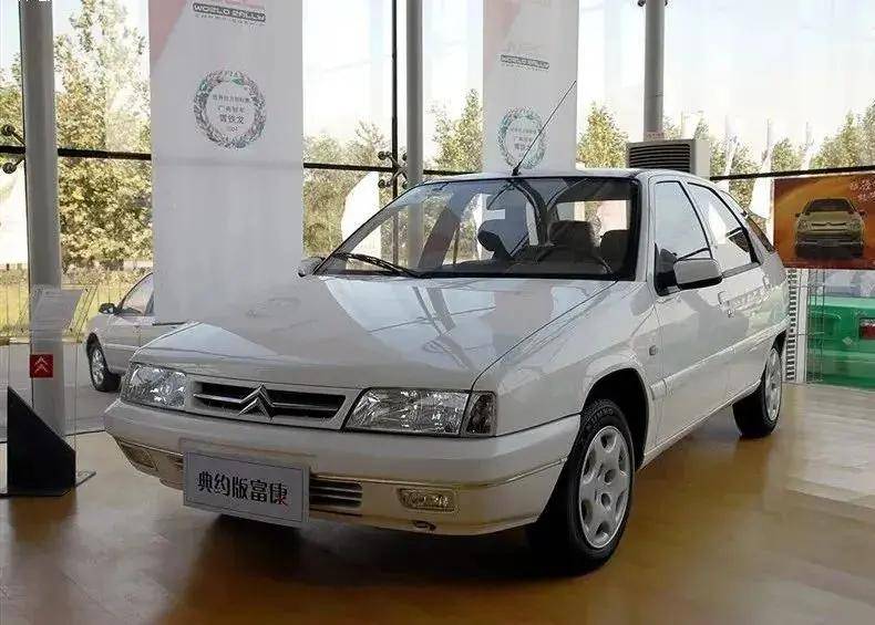 来自美国垃圾场的法系豪华车闲置50年的1970年雪铁龙ds21