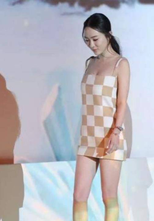 林心如霍建华素颜照曝光,夫妻二人严重发福,中年危机颜值下降_霍思燕