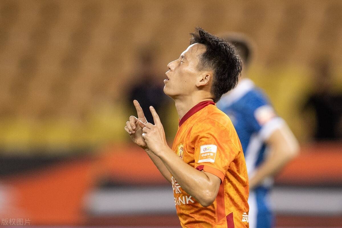 昔日国足十号回归津门虎遭拒,如今他却成联赛mvp_胡人天_成为了_球迷