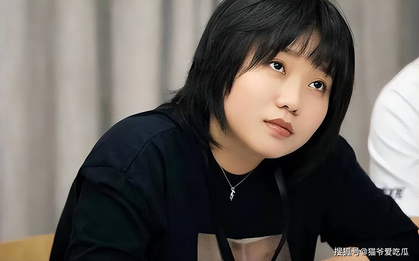 李雪琴变瘦了近照瘦出腰线她也有她的热辣滚烫人生