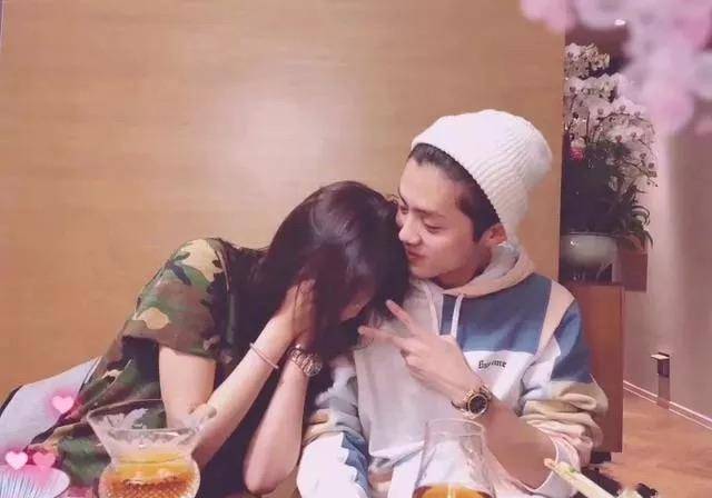 邓超被问如何评价鹿晗女朋友仅回答1个字网友太敷衍了