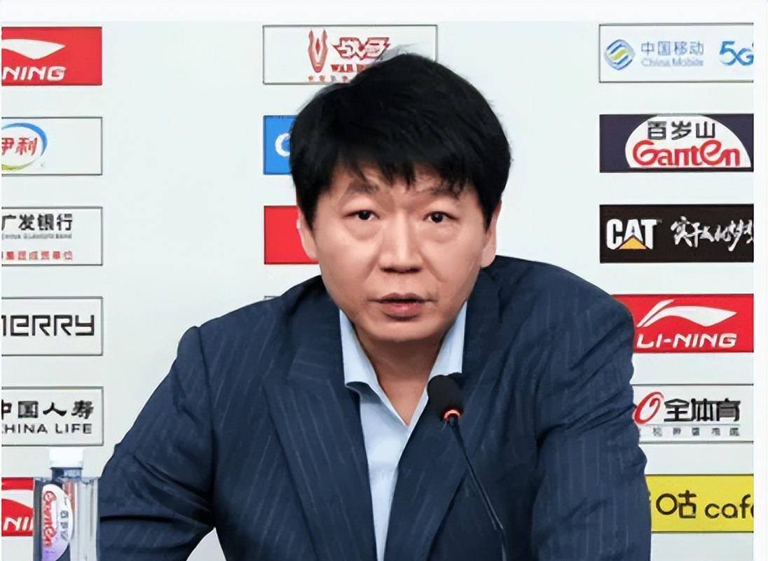 狂输广厦25分,邱彪却感谢王博,球迷指出新疆男篮4点不足之处