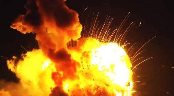 几分钟后,科湖里上空升起了一颗红色信号弹——英勇的步兵已经突破了