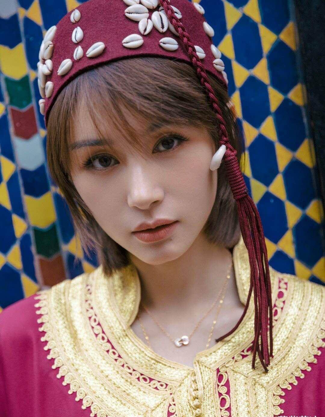 原创王子文堪称小个子穿搭教科书但穿抹身材裙体态放不开显得猥琐