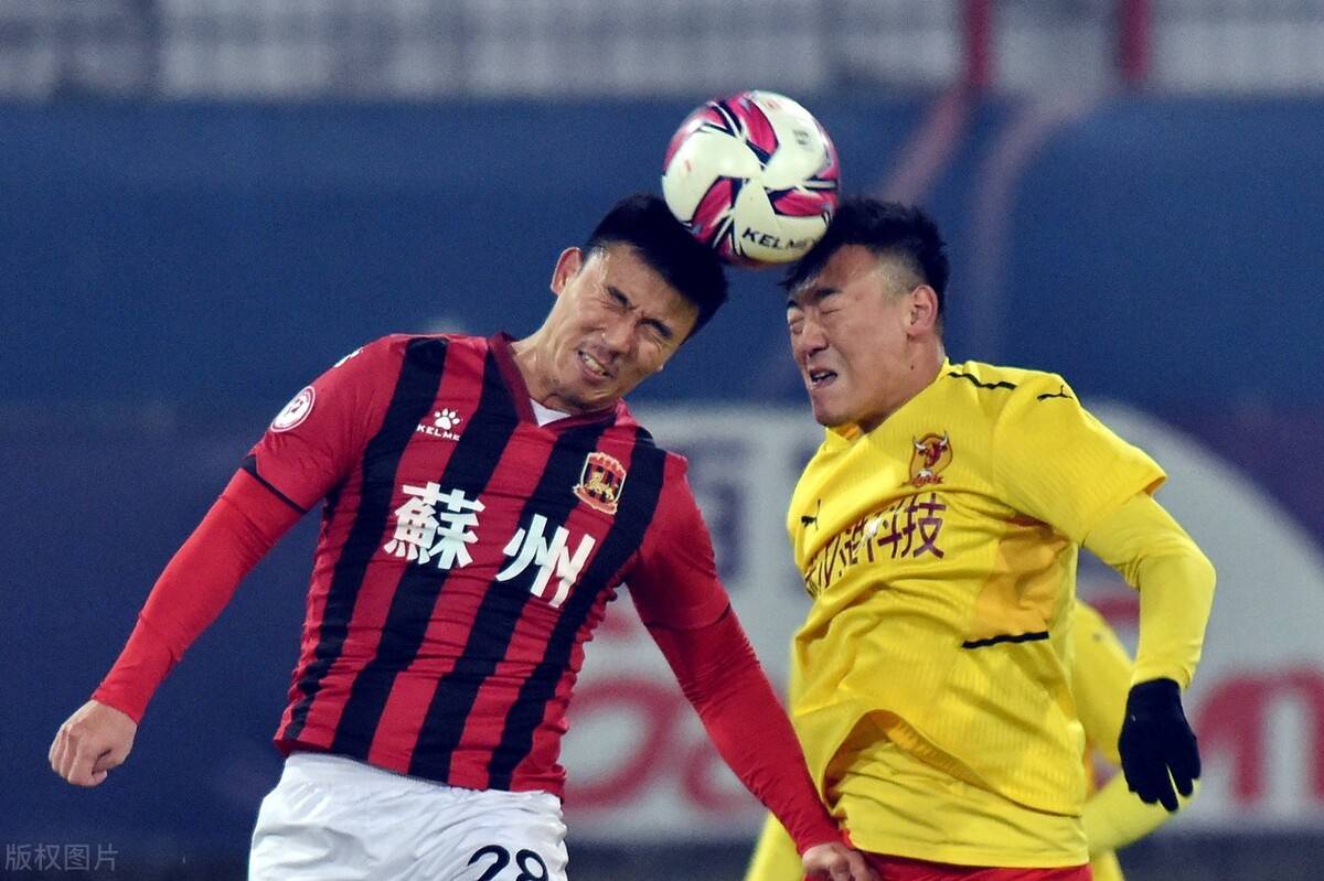 原以为离队能踢中超主力,结果沦落业余联赛_李浩文_中锋_成为了