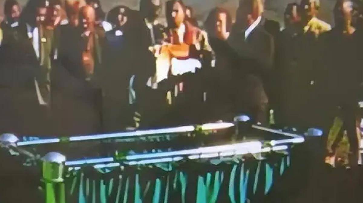 20年前,非洲"维纳斯"回归故土,186年的羞辱终于画上句号_萨拉·巴特曼