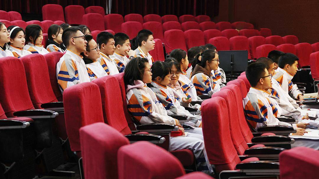 北京市八一学校北航英才班开班仪式隆重举行