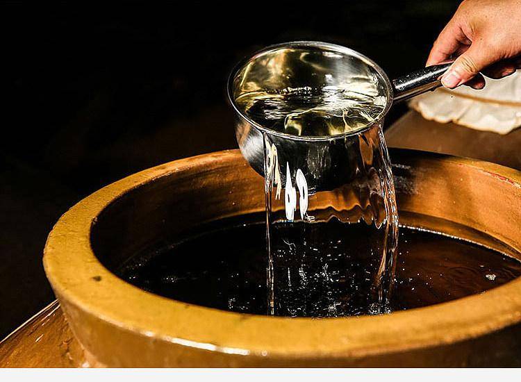 好酱酒口感醇厚,回味悠长,入口绵柔,不辣喉,不刺激